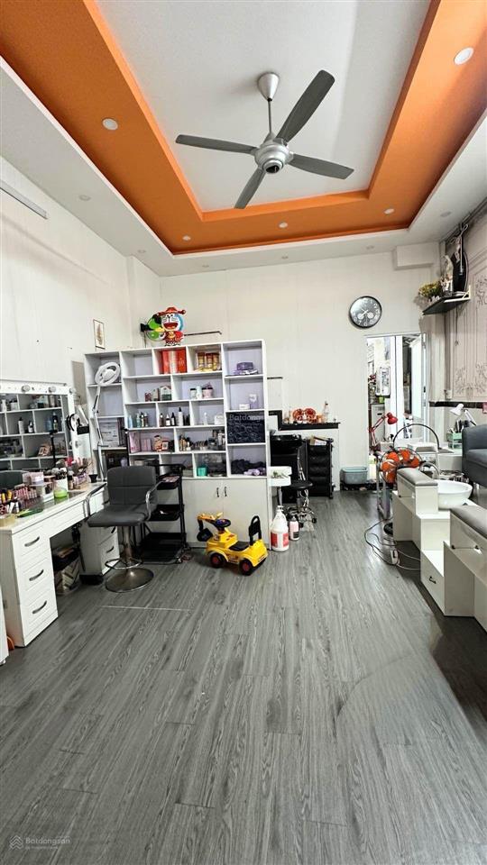 Nhà góc 2 mặt tiền bà điểm chỉ 6.5 tỷ