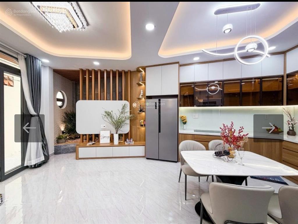 Nhà đẹp q1 võ thị sáu p. tân định 45m (6.6 x 7) 3 tầng btct 3pn 4wc. giá chỉ 8,35ti