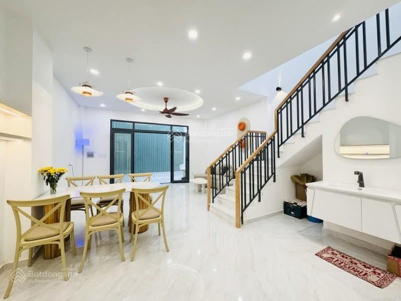 Nhà mới ở ngay nơ trang long, p12 bình thạnh  67m2 (5.3 x 11) 4pn 3 wc sổ vuông a4  vị trí đẹp
