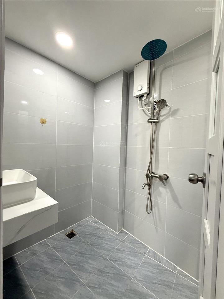 Hiếm, ngay phú nhuận giáp quận 1, nhà mới ở ngay, full nội thất, hẻm xe hơi, giá chỉ 4,05tỷ