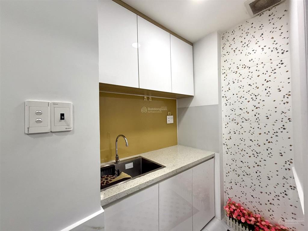 Hiếm, ngay phú nhuận giáp quận 1, nhà mới ở ngay, full nội thất, hẻm xe hơi, giá chỉ 4,05tỷ