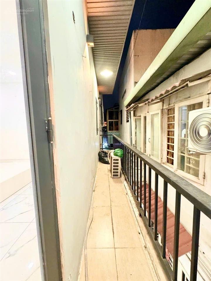 Nhà mới đẹp ở ngay  trần khắc chân, phú nhuận  hiếm có  6.5m x 3.5m  3 tầng  2pn 3wc giá 4,2tỷ