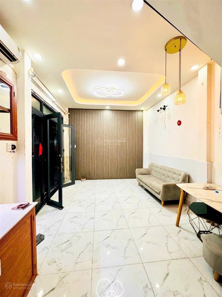 Nhà mới đẹp ở ngay  trần khắc chân, phú nhuận  hiếm có  6.5m x 3.5m  3 tầng  2pn 3wc giá 4,2tỷ