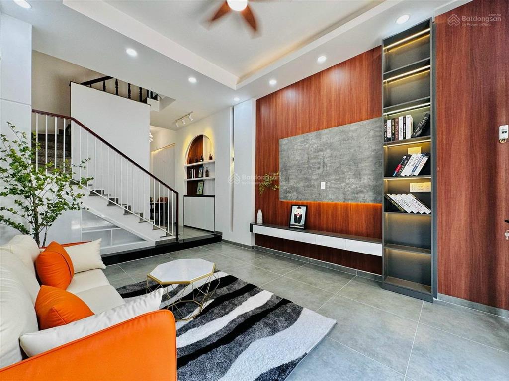 Hẻm xe hơi 4 chỗ tới nhà  hoàng văn thụ, p2, tân bình  giá 2 tỷ 290 triệu  khu vip gần sân bay