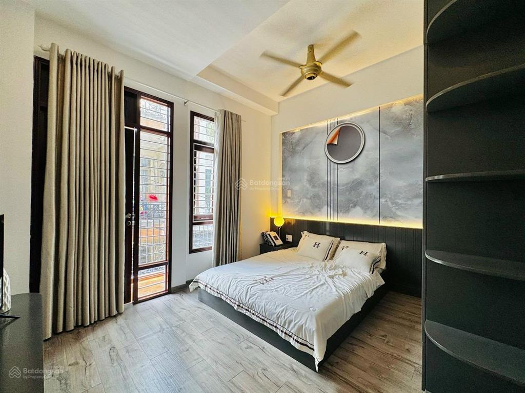 Hẻm xe hơi 4 chỗ tới nhà  hoàng văn thụ, p2, tân bình  giá 2 tỷ 290 triệu  khu vip gần sân bay