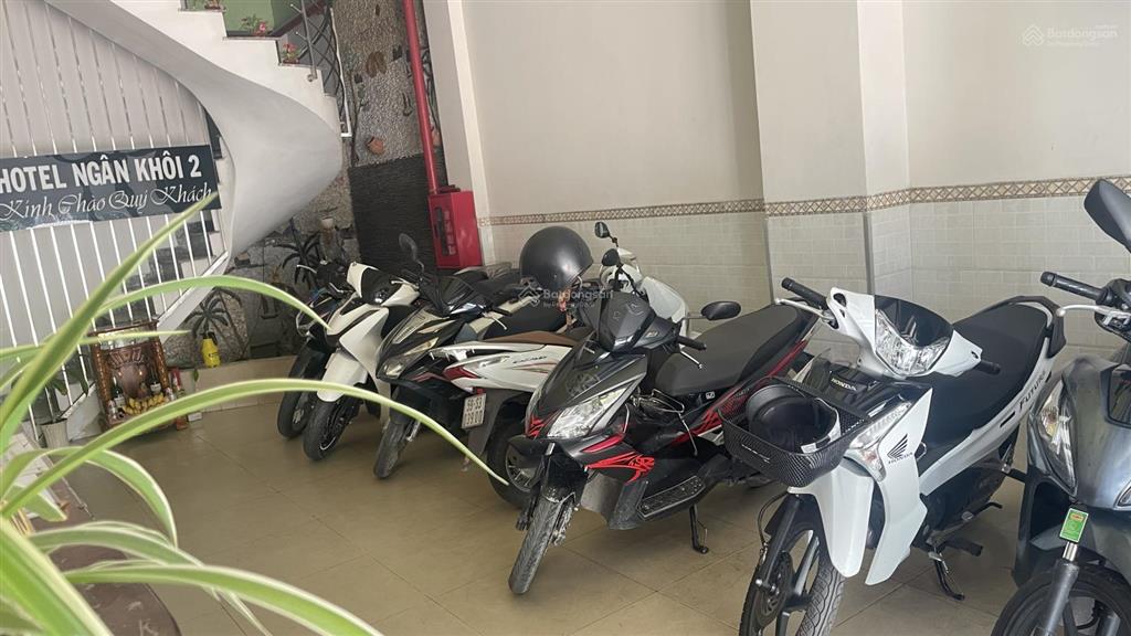 Khách sạn dòng tiền 18 phòng thang máy hơn 14 tỷ xíu