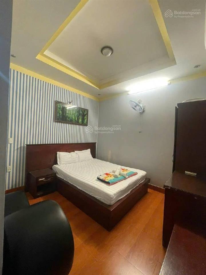 Khách sạn dòng tiền 18 phòng thang máy hơn 14 tỷ xíu