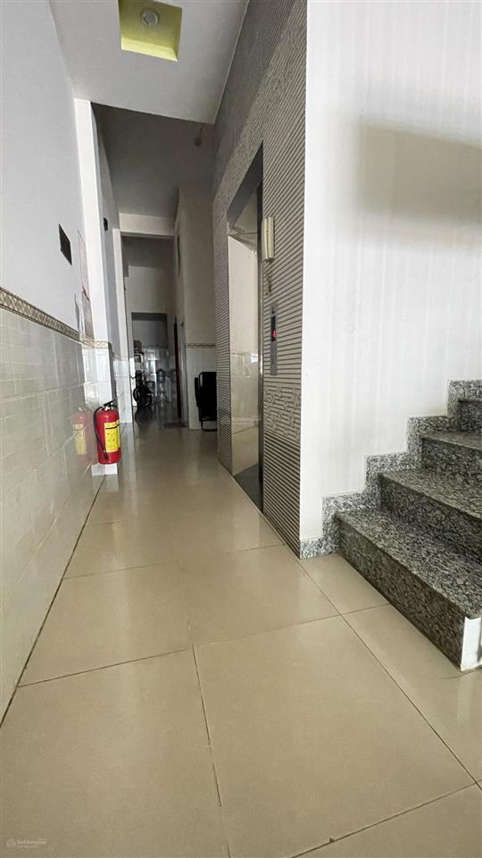 Khách sạn dòng tiền 18 phòng thang máy hơn 14 tỷ xíu