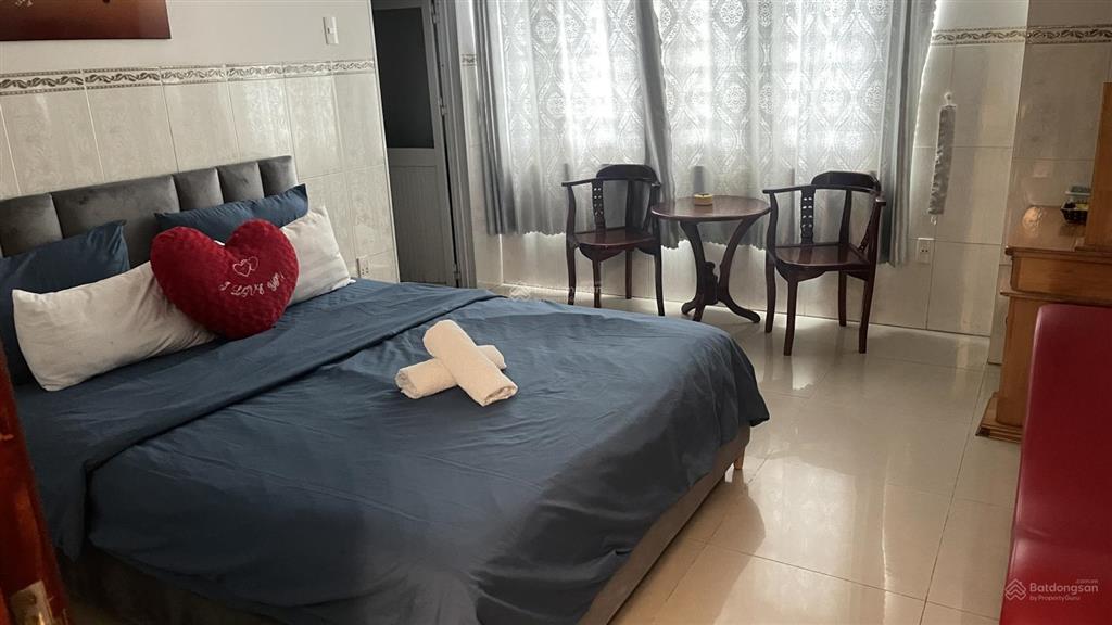 Khách sạn dòng tiền 18 phòng thang máy hơn 14 tỷ xíu