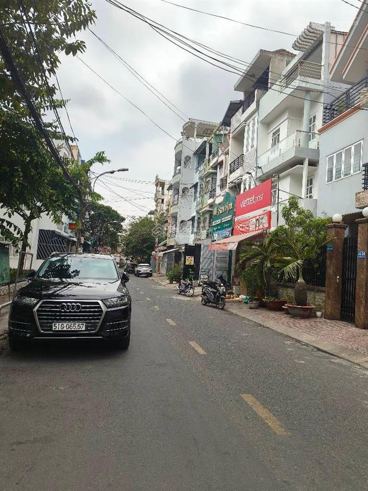 Khách sạn dòng tiền linh xuân thủ đức 6 lầu thang máy hơn 15 đ