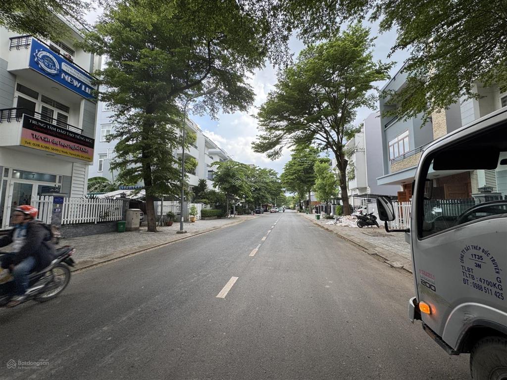 Cực phẩm lô góc 2 mặt tiền 190m2 duy nhất thuộc kdc gia hoà
