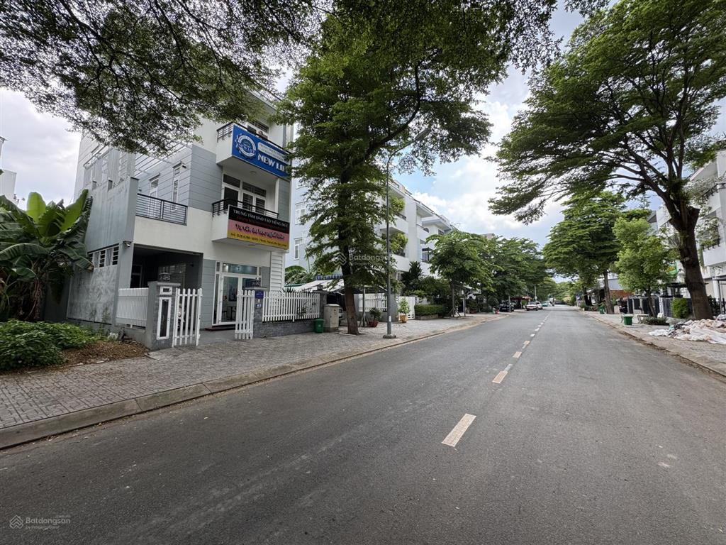 Cực phẩm lô góc 2 mặt tiền 190m2 duy nhất thuộc kdc gia hoà