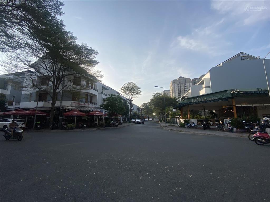 Bán căn nhà phố mặt tiền kdc gia hoà