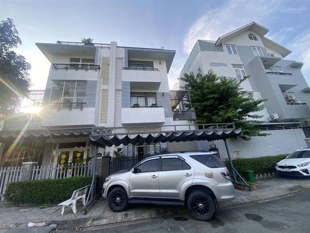 Bán căn nhà phố mặt tiền kdc gia hoà