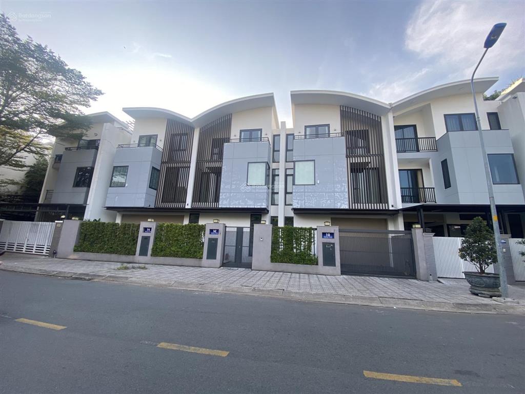 Bán căn nhà phố mặt tiền kdc gia hoà
