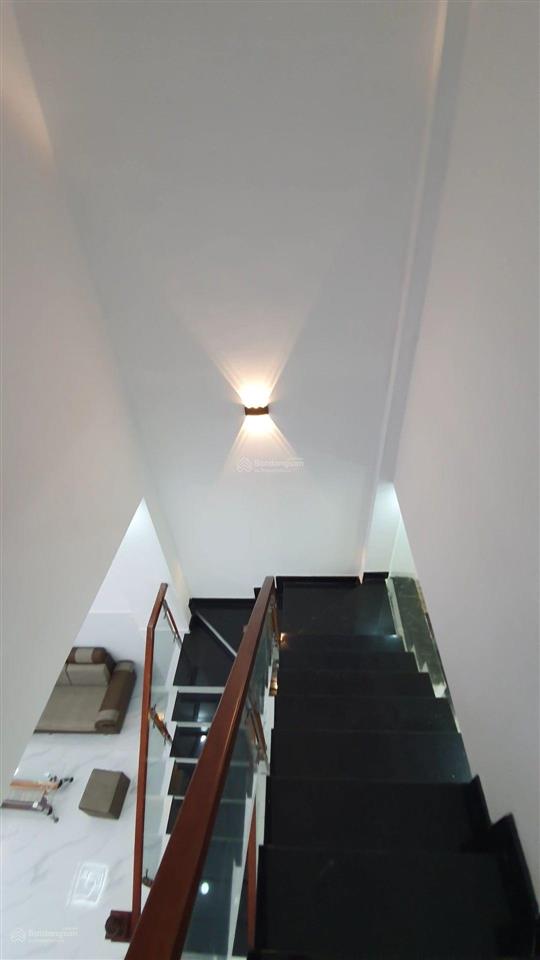 Nhà 2 tầng, 4mx13.5m, sổ mới, đang hoàn công, 4t4