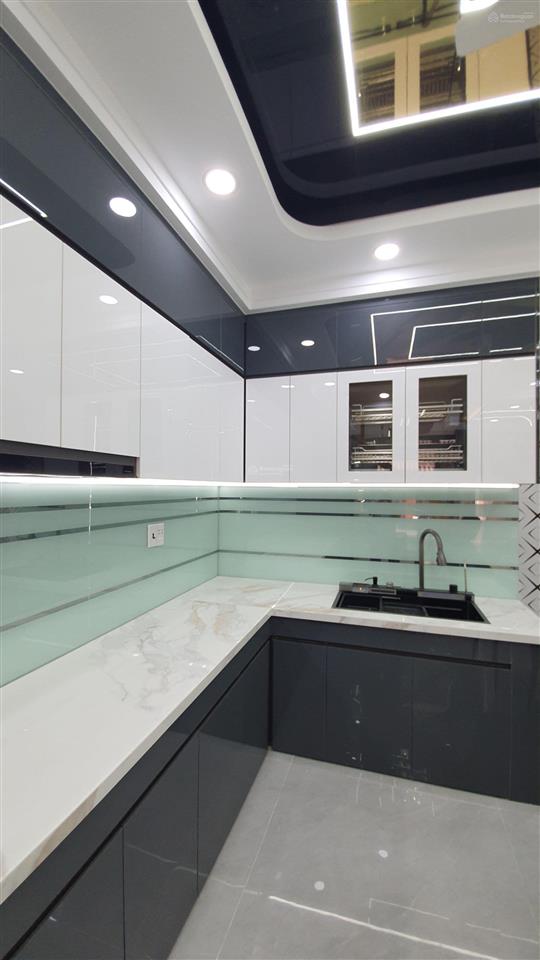 Nhà 5t xây mới bình tân, 7tỷ600, đường nhựa xe tải thông thoáng, sát mặt tiền đường, khu cao tầng