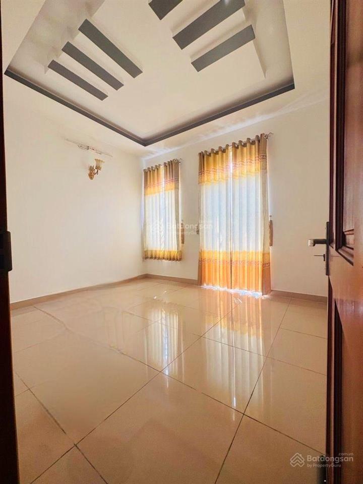 Nhà đẹp 4 tầng,ngay chợ bình trị đông,hẻm thông
vào ở ngay,chỉ 5t850