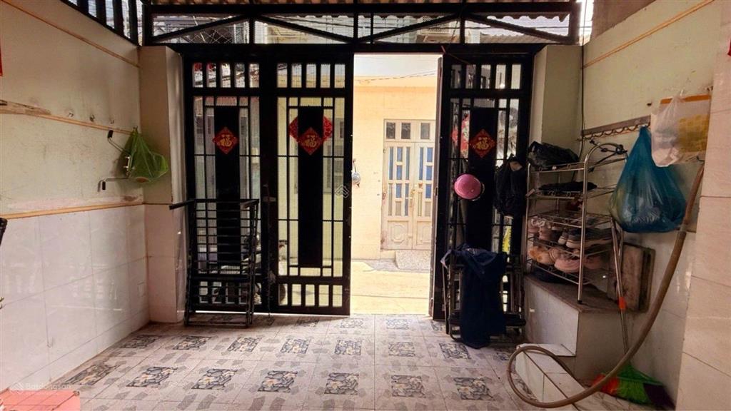 Nhà 4 tầng,chỉ 5 tỉ x, ngay chợ da sà,sổ hồng riêng,hoàn công đủ,