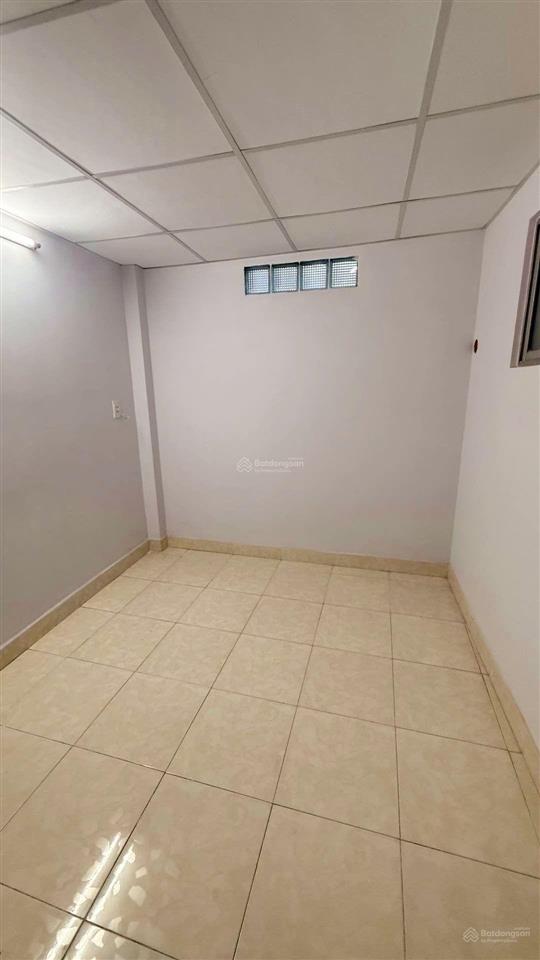 Nhà 2 tầng, ngay lê văn quới, giáp 4 xã,hxh,4tỉ 1.
thích hợp ở, đầu tư, cho thuê,