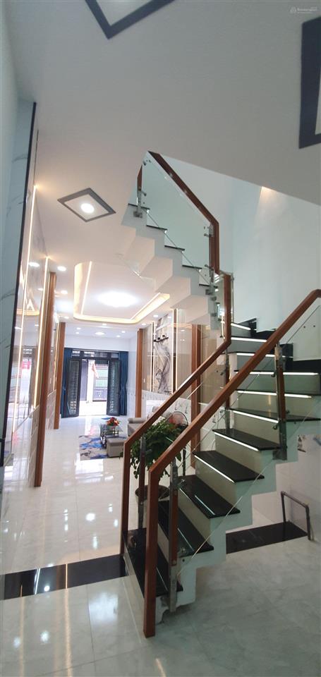 Em nhà đẹp chân dài, sát lê văn quới,gần bốn xã,tặng hết nội thất đã setup, chỉ 5 đồng 350. vị trí