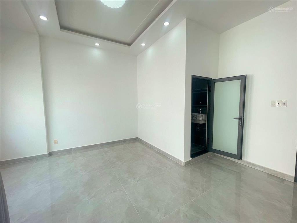 Nhà 54m2, mới tinh,3phòng ngủ,giáp tân phú,hẻm xe tải,nội thất cao cấp, chỉ 5tỉ xíu.