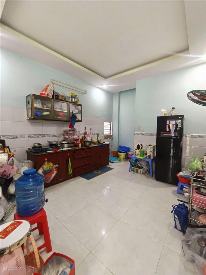 Nhà 2 tầng kiên cố, 4x13,gần chợ bình trị đông,chỉ 4,65tỉ.