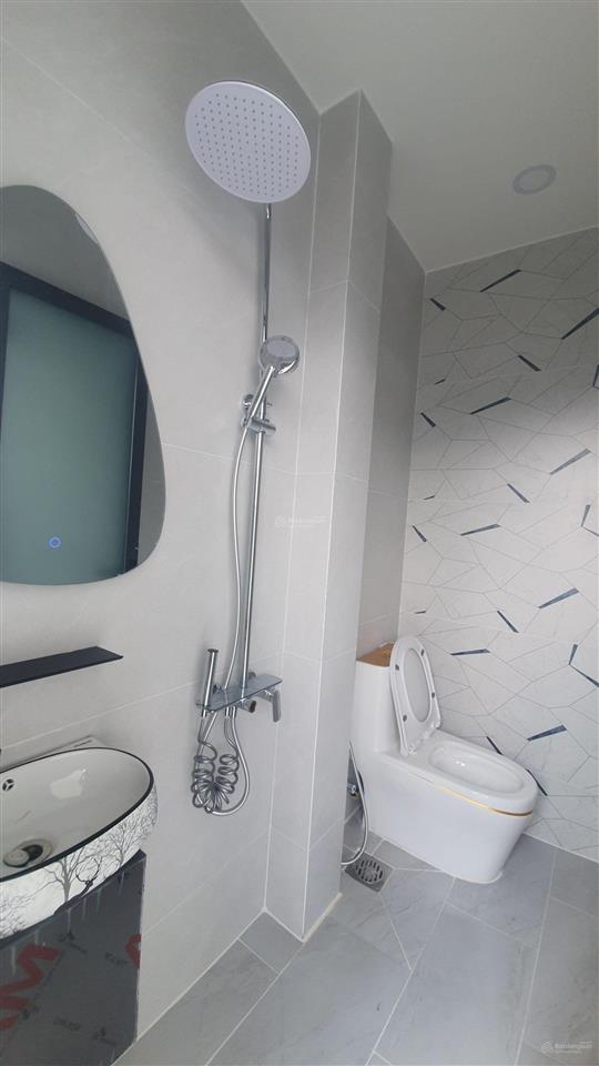 Nhà 4 tầng xây mới, 5 x 11,ôtô đỗ cửa, giáp t.ên l.ửa, 6tỉ x