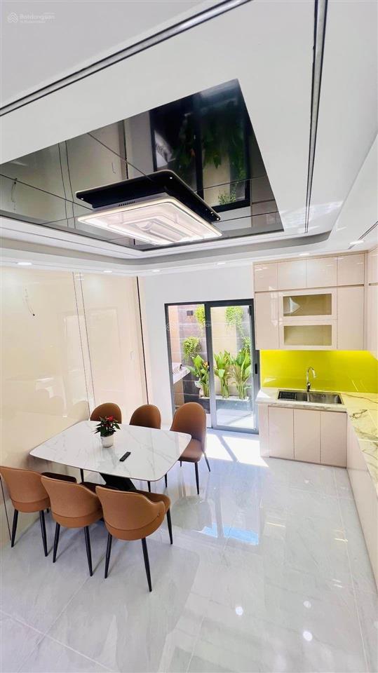 Nhà đẹp 5 tầng xây mới,sát bv bình tân,hxt nhựa, ôtô ngủ trong nhà,chỉ hơn 7tỉ, tặng full nội thất