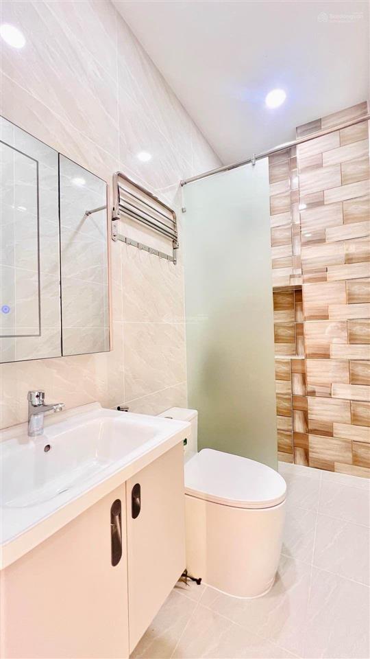 Nhà đẹp 5 tầng xây mới,sát bv bình tân,hxt nhựa, ôtô ngủ trong nhà,chỉ hơn 7tỉ, tặng full nội thất