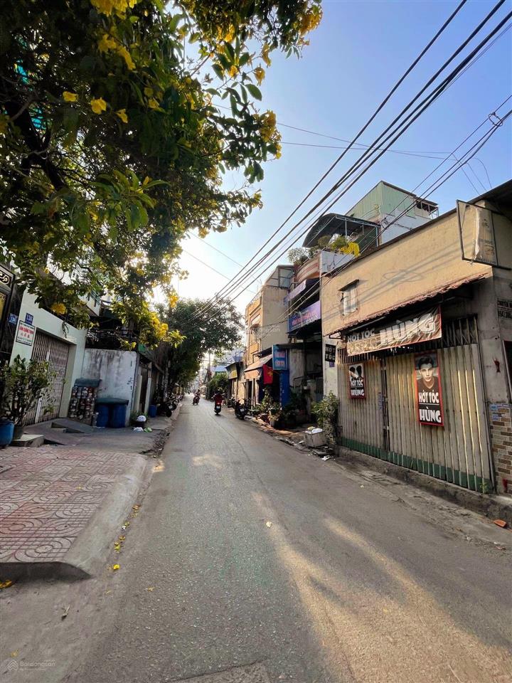 Nhà 62m2,chỉ hơn 6 tỉ,ngay tân hòa đông,gần 4 xã,giáp tân phú,3phòng ngủ,p khách, bếp,chỗ đậu ôtô