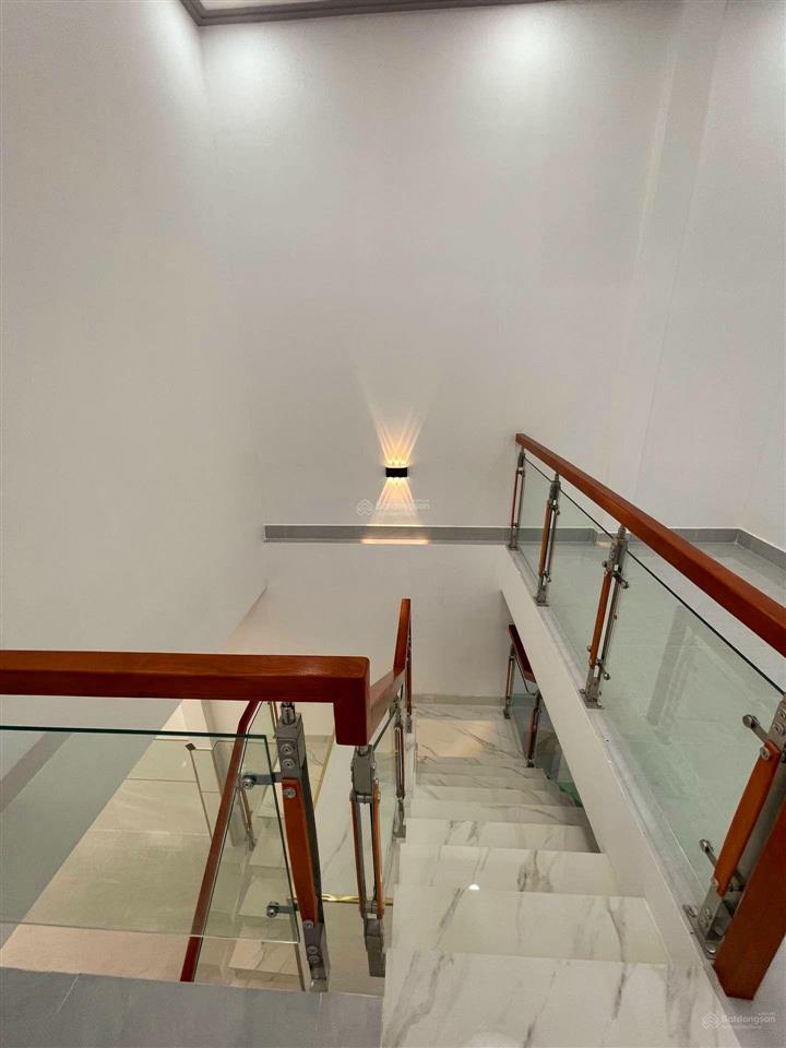 Nhà 62m2,chỉ hơn 6 tỉ,ngay tân hòa đông,gần 4 xã,giáp tân phú,3phòng ngủ,p khách, bếp,chỗ đậu ôtô