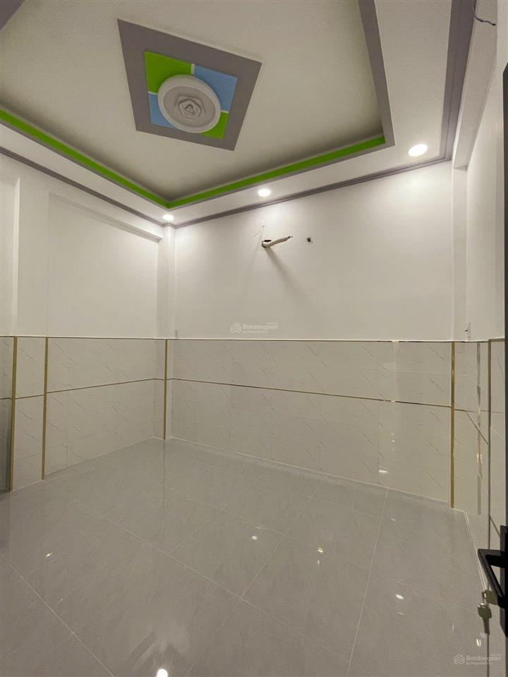 Nhà 62m2,chỉ hơn 6 tỉ,ngay tân hòa đông,gần 4 xã,giáp tân phú,3phòng ngủ,p khách, bếp,chỗ đậu ôtô