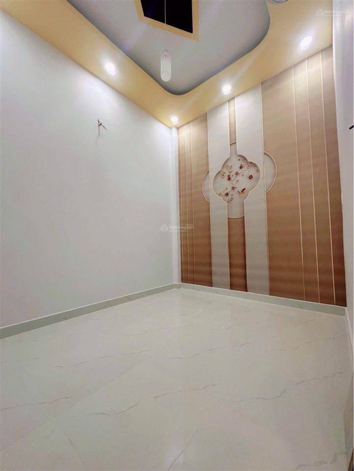 Nhà 2 tầng, 4x12,mới tinh,chỉ 4tỉ hơn,giáp tân hòa đông,3pn,sổ hồng riêng, hoàn công đủ, công chứng