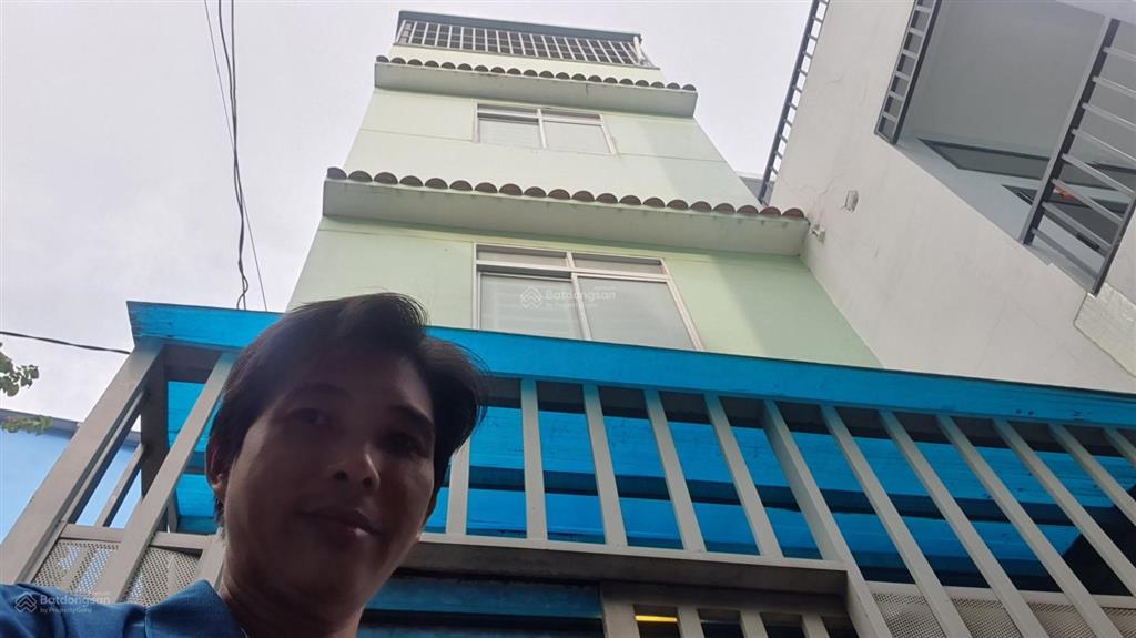 Nhà hơn 2tỉ,đúc 2lầu, có sân thượng, nhà đúc thật btct kiên cố,1 xẹt, ngay tân hòa đông