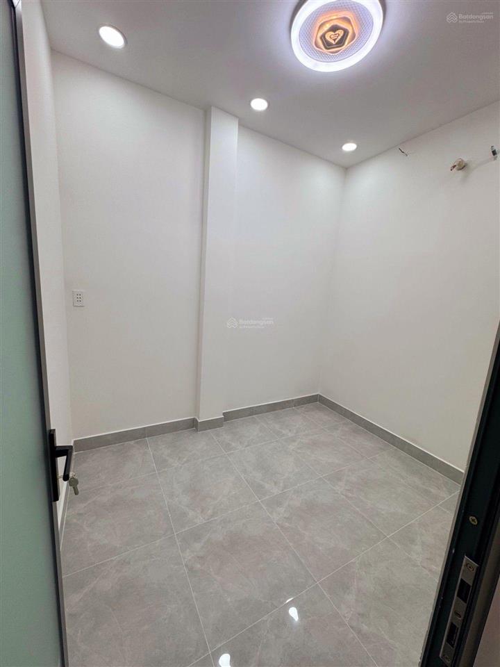 Nhà đẹp mới tinh 3pn chỉ hơn 4tỷ hẻm trước nhà 4m thông, hẻm sau 3m thông thoáng, giáp tân phú, q6