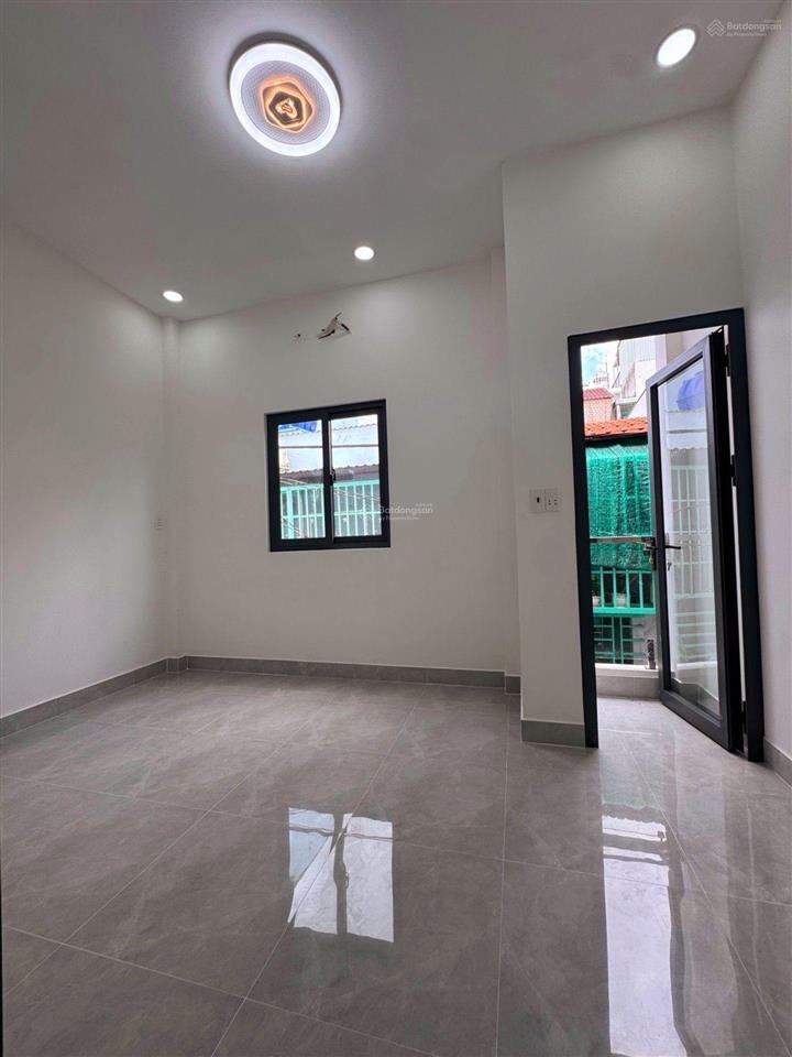 Nhà đẹp mới tinh 3pn chỉ hơn 4tỷ hẻm trước nhà 4m thông, hẻm sau 3m thông thoáng, giáp tân phú, q6