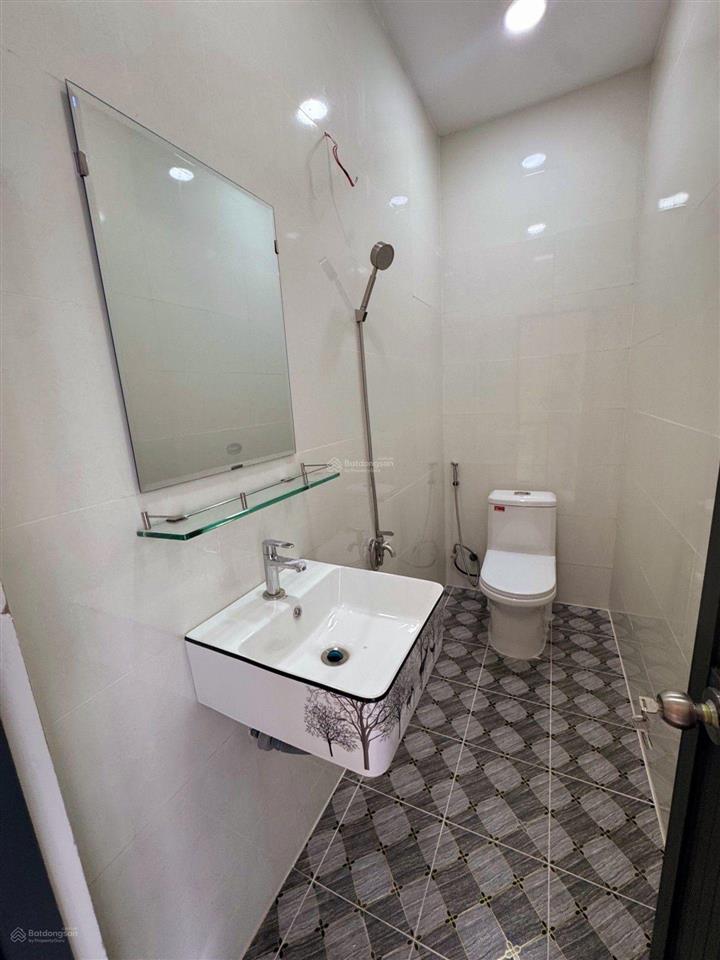 Nhà đẹp mới tinh 3pn chỉ hơn 4tỷ hẻm trước nhà 4m thông, hẻm sau 3m thông thoáng, giáp tân phú, q6