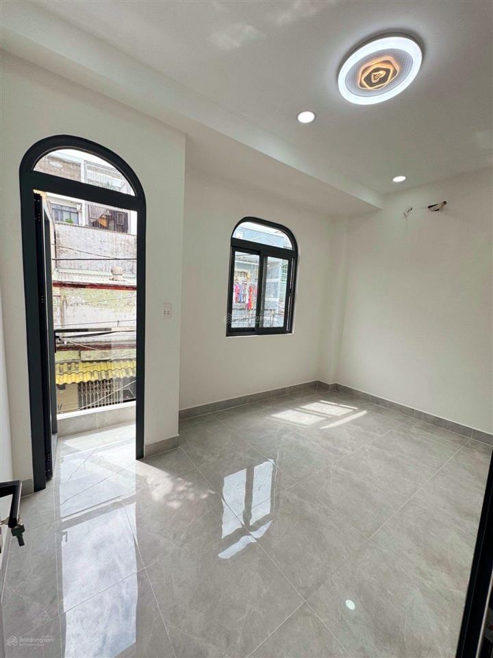 Nhà đẹp mới tinh 3pn chỉ hơn 4tỷ hẻm trước nhà 4m thông, hẻm sau 3m thông thoáng, giáp tân phú, q6