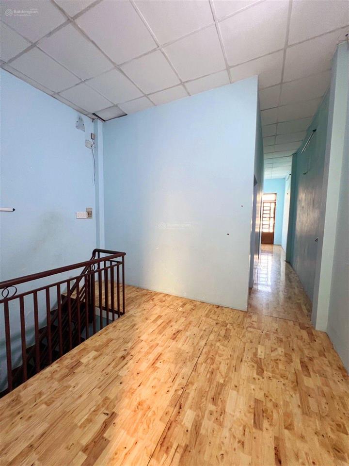 Nhà 2 tầng bình tân, 4x19, sát chợ, hẻm xe tải 7m, hơn 4 tỏi.