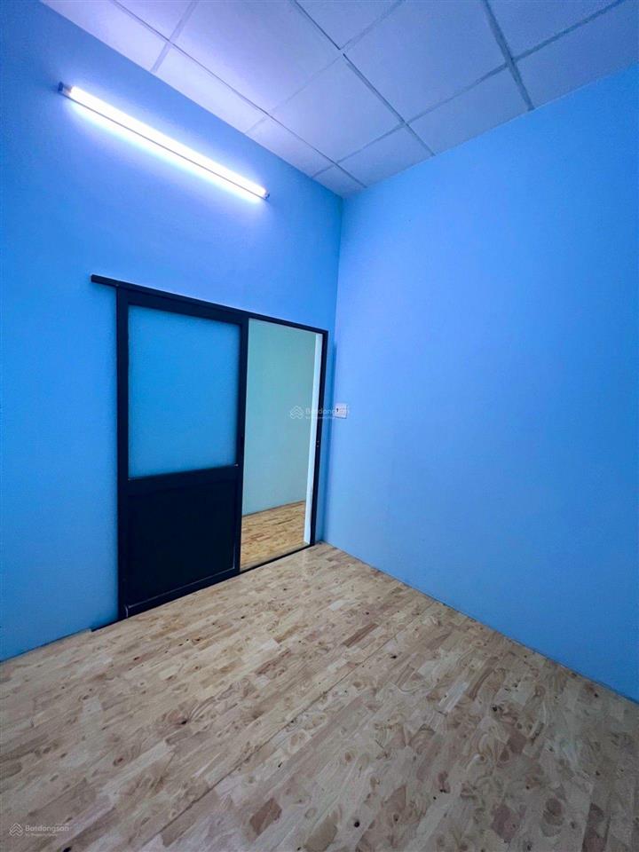 Nhà 2 tầng bình tân, 4x19, sát chợ, hẻm xe tải 7m, hơn 4 tỏi.