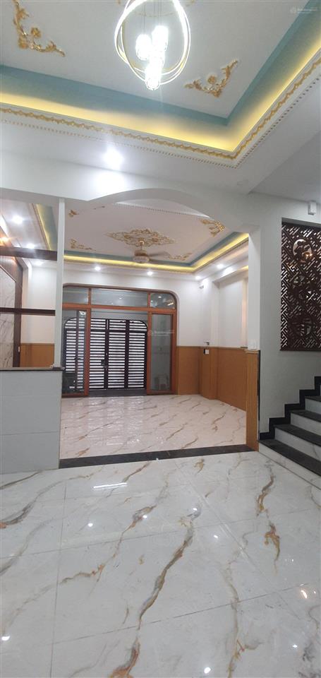 Nhà 3 tầng bình tân chỉ 5tỷ hơn, sát chợ hồ văn long, 4pn, ngang 5m1, nở hậu 6m3, nội thất cao cấp