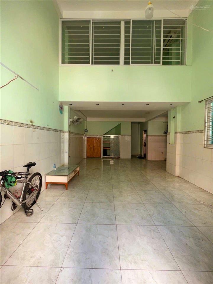 Nhà 3 tầng, giáp tên lửa, nở hậu gần 8m, gần mặt tiền đường hẻm thông, diện tích 84m2 5 tỷ 2