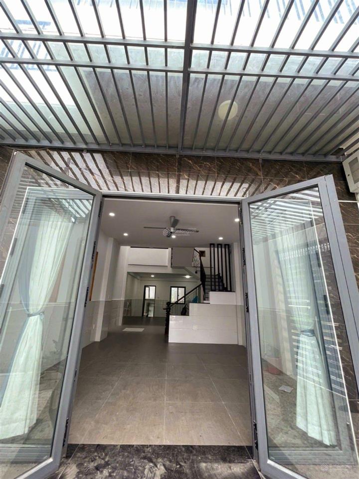 Nhà 3 tầng,4,9tỉ,dt 5x16m, gần cc lê thành, 3pn, 3wc, ban công, st,hxh, không lộ giới, shr, hcđ