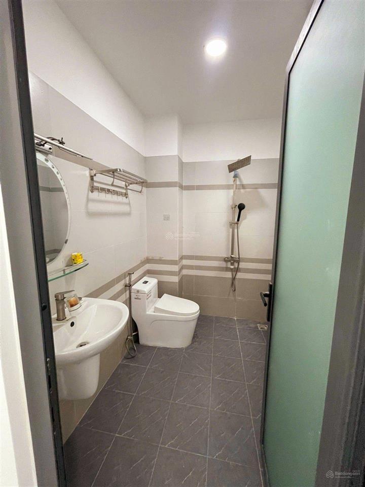 Nhà 3 tầng,4,9tỉ,dt 5x16m, gần cc lê thành, 3pn, 3wc, ban công, st,hxh, không lộ giới, shr, hcđ
