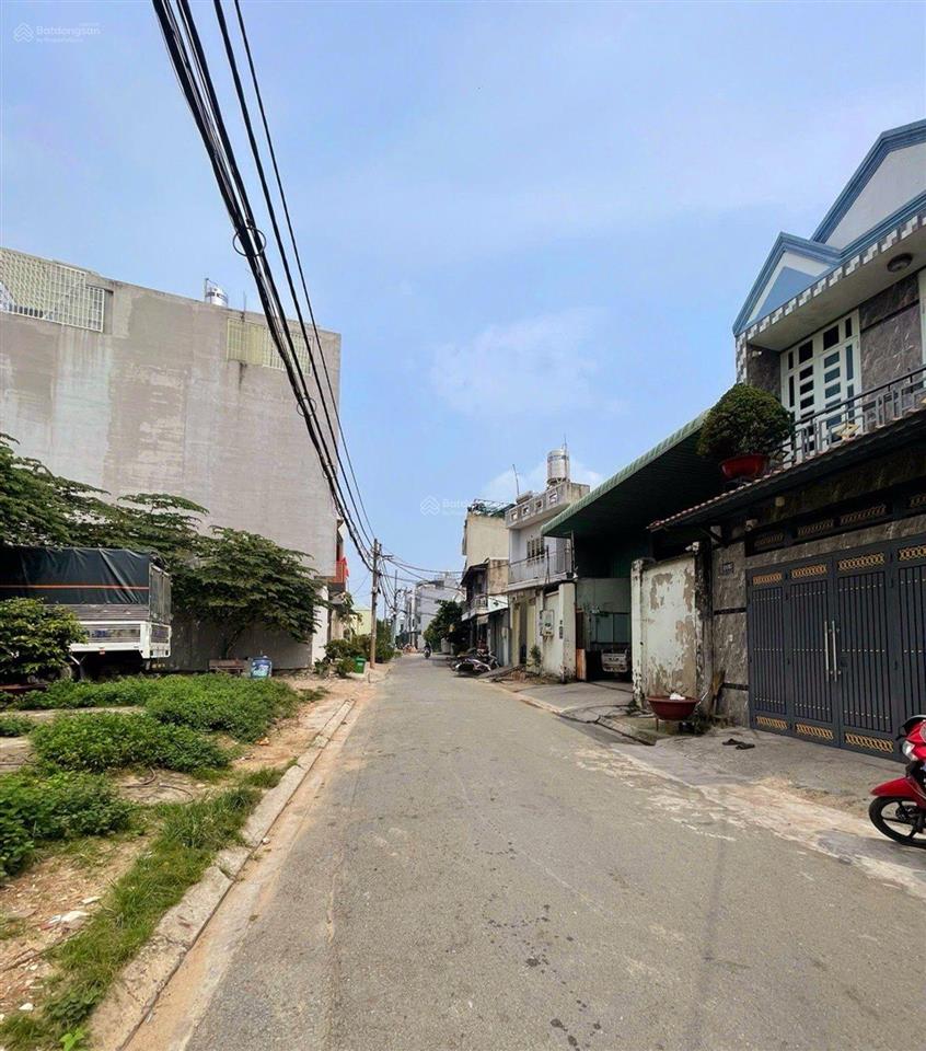 Nhà 3 tầng,4,9tỉ,dt 5x16m, gần cc lê thành, 3pn, 3wc, ban công, st,hxh, không lộ giới, shr, hcđ