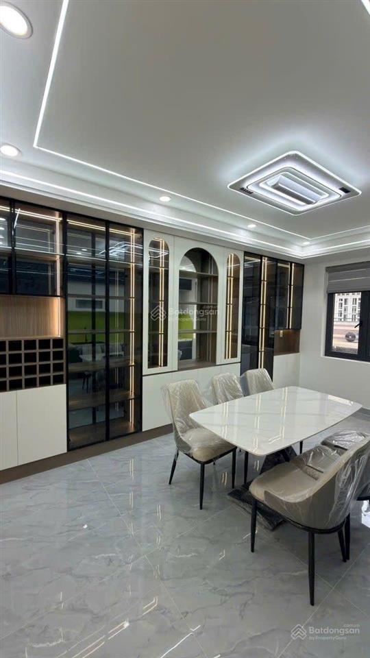 Giá hời bình tân5 tầng 64m2 cnđ.
giá 5xtỷdt 4x16shr 2026hoàn cđ
đường số 2cách aeon tân phú