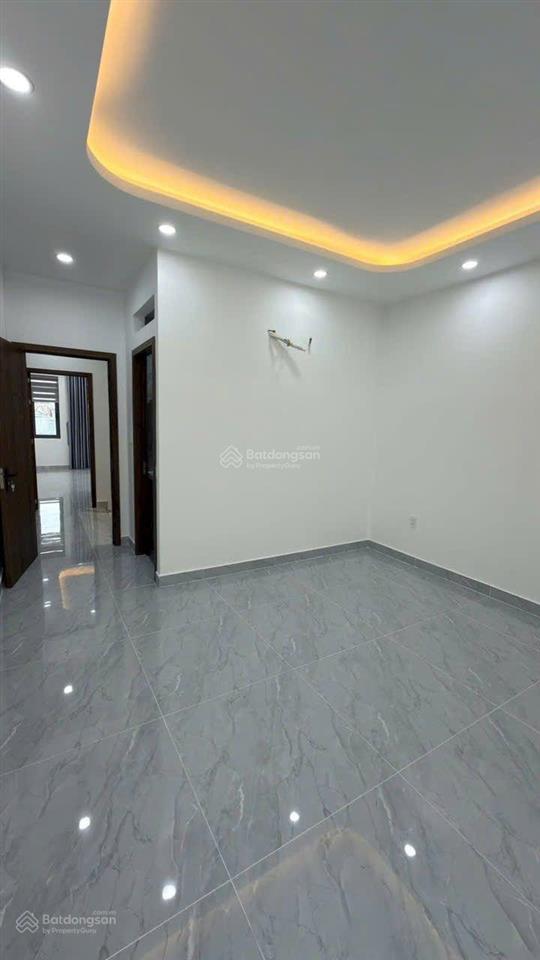Giá hời bình tân5 tầng 64m2 cnđ.
giá 5xtỷdt 4x16shr 2026hoàn cđ
đường số 2cách aeon tân phú