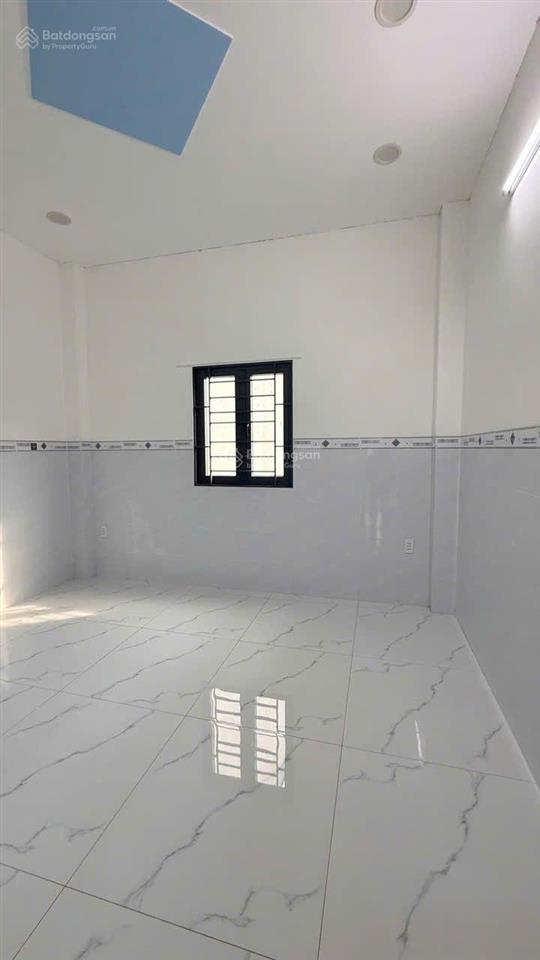 Gấp nhà ngay tây lân, hẻm nhựa 10m có lề.
dt 4x13m, 4pn, ban công, khu xd dc 5 tầng.
giá 5 tỷ còn