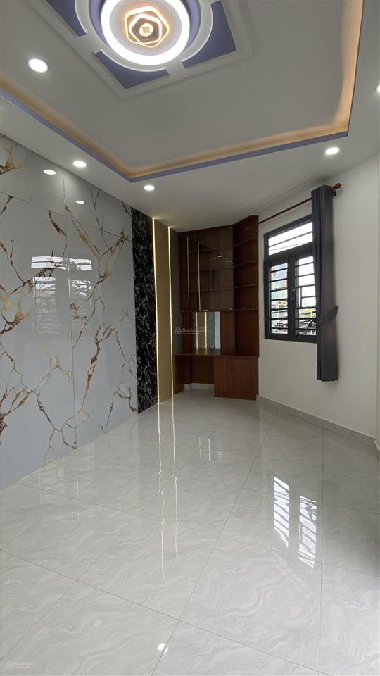 Gấp gấp!!! nhà đẹp 4 tầng gần lê văn quới  dt 4 x 20  công nhận đủ  3 pn master  full nội thất